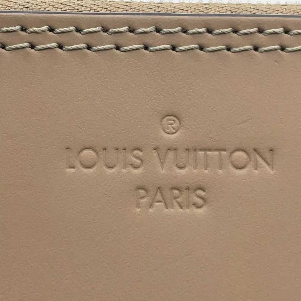 Louis Vuitton Marina Hina Pouch *LIKE NEW* in Excellent Condition - Picture 12 of 16